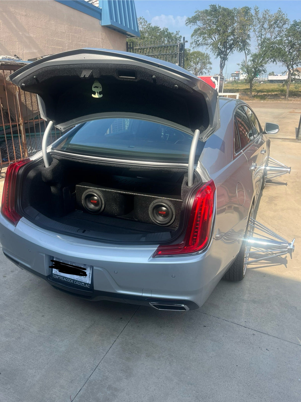 TWISTER AUDIO TORNADO SERIES 8" DVC 2 OHM 650 WATTS RMS (TRN-822)